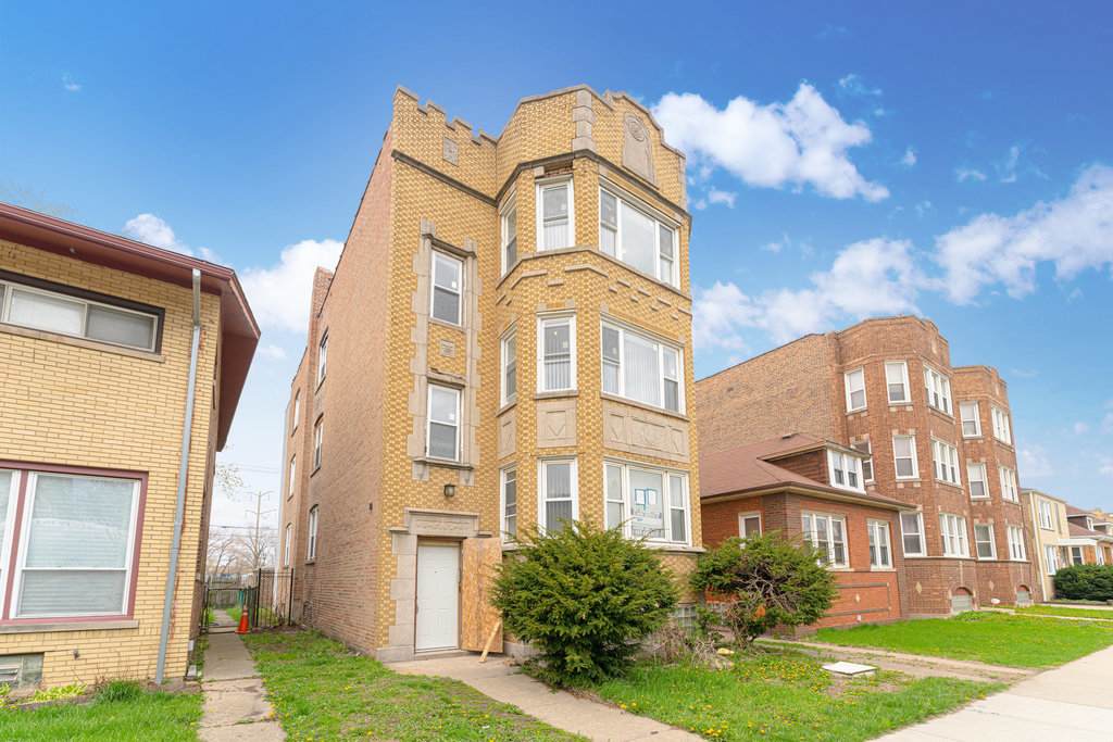 8602 Yates Boulevard - Photo 1