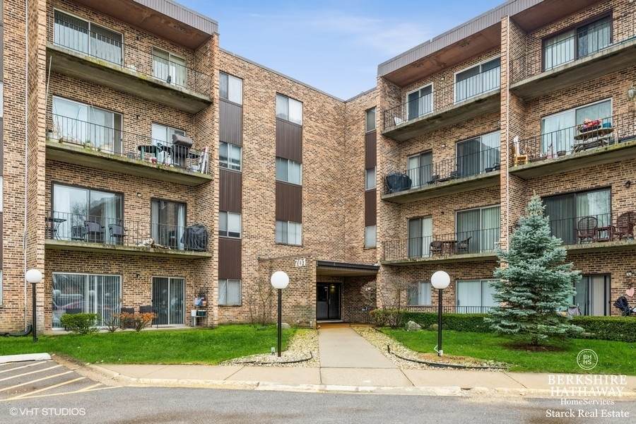 701 Huntington Commons Road - Photo 1