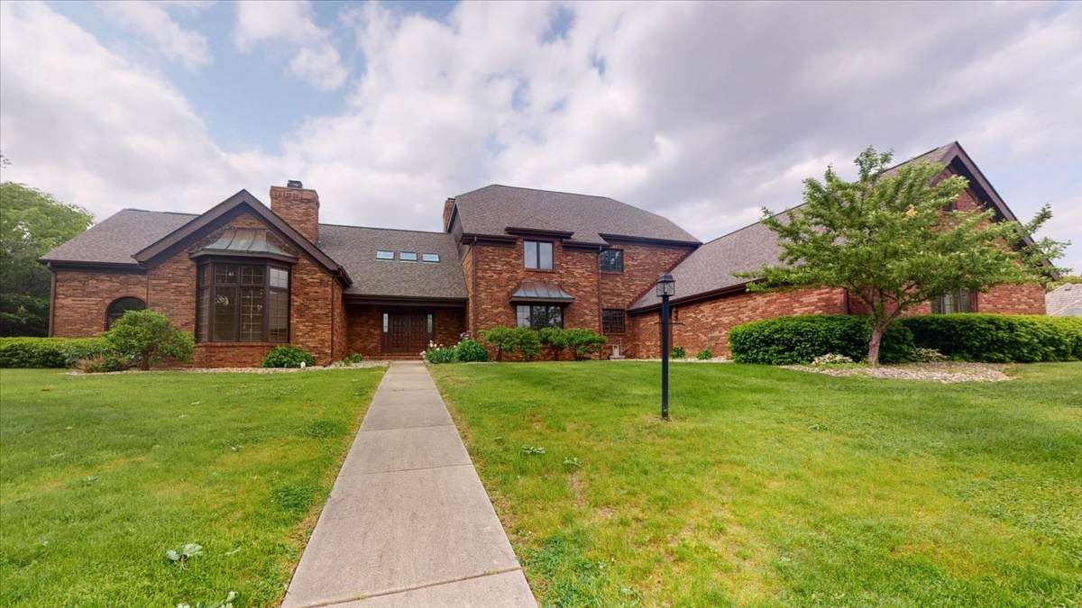 4004 Golf Creek Drive - Photo 1