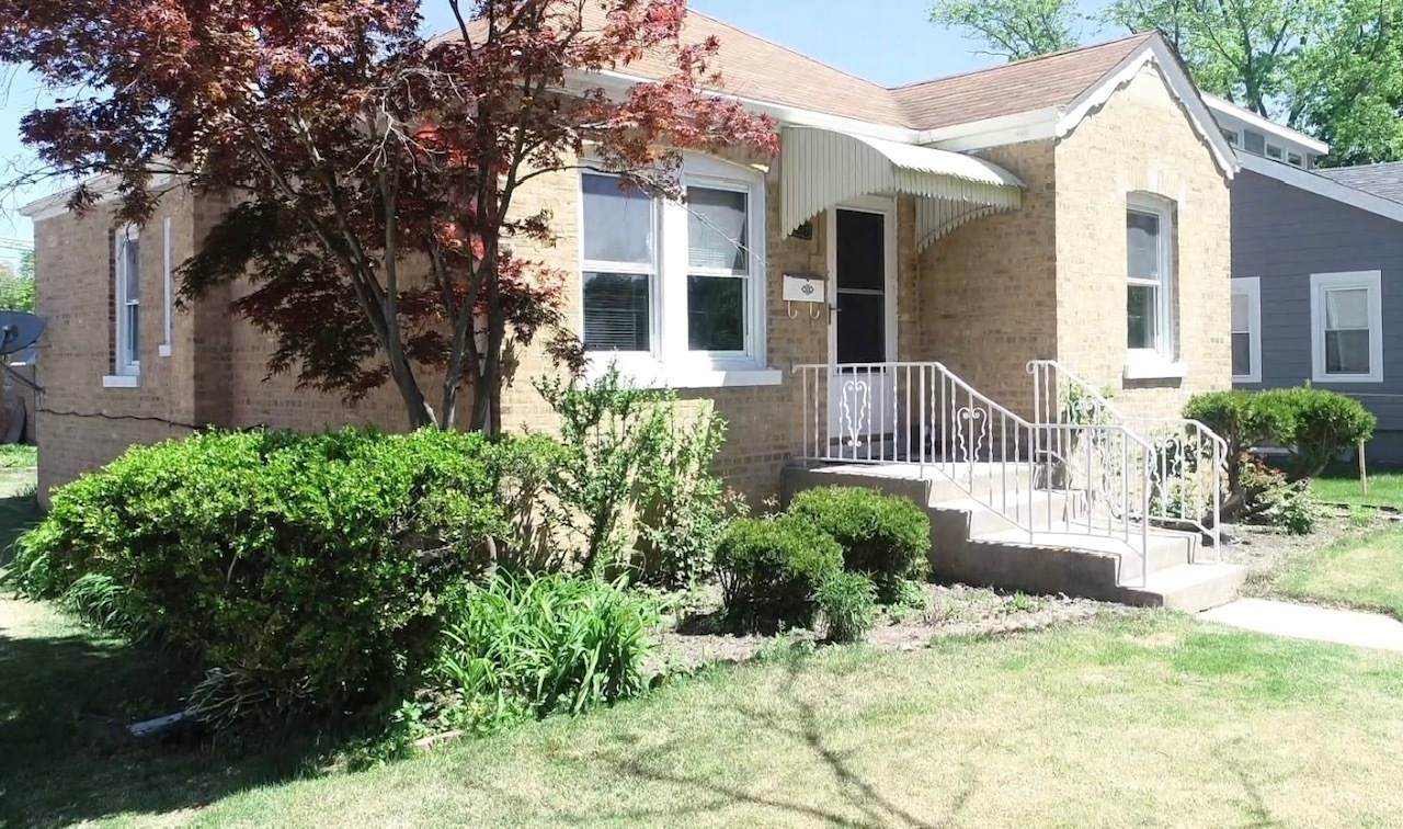 886 Thacker Street - Photo 1