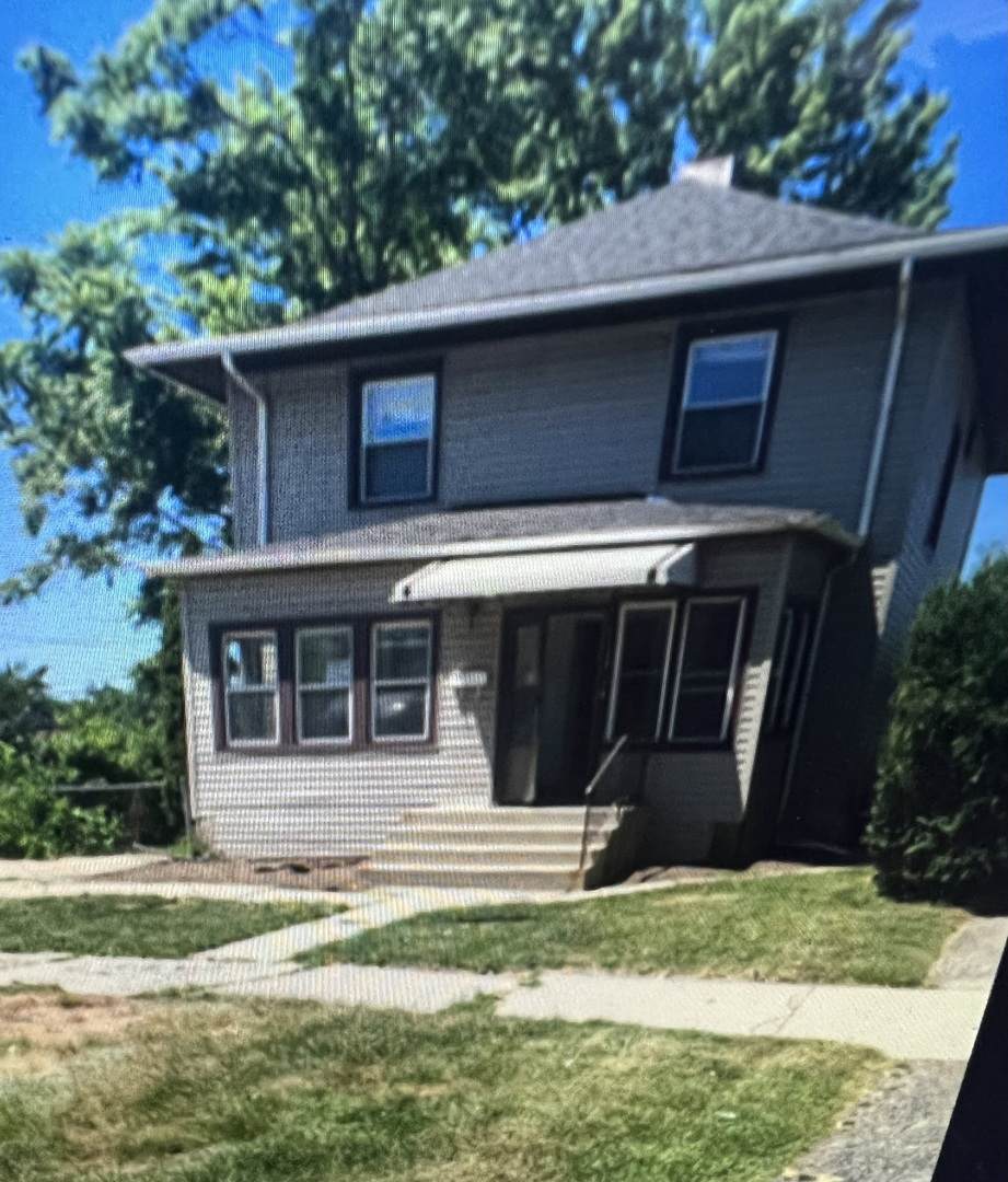 1138 Emerald Avenue - Photo 1