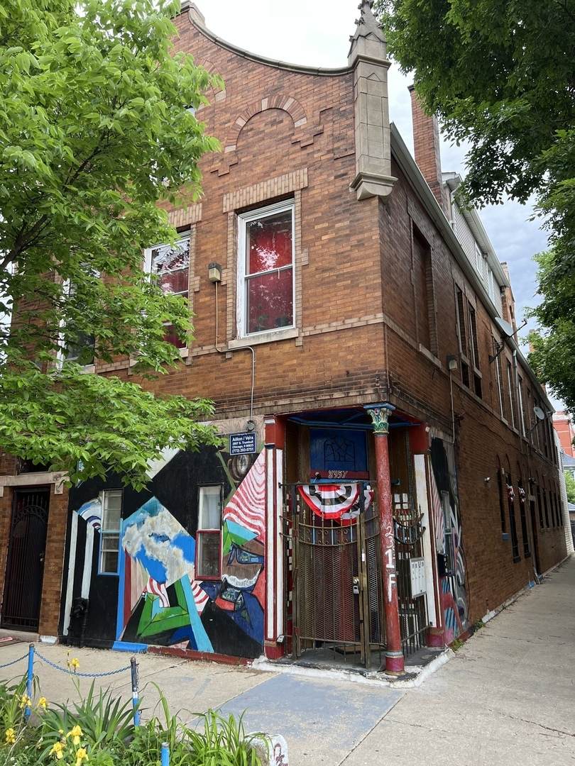 2357 Homan Avenue - Photo 1