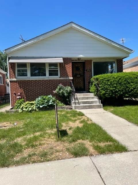 3704 Oconto Avenue - Photo 1