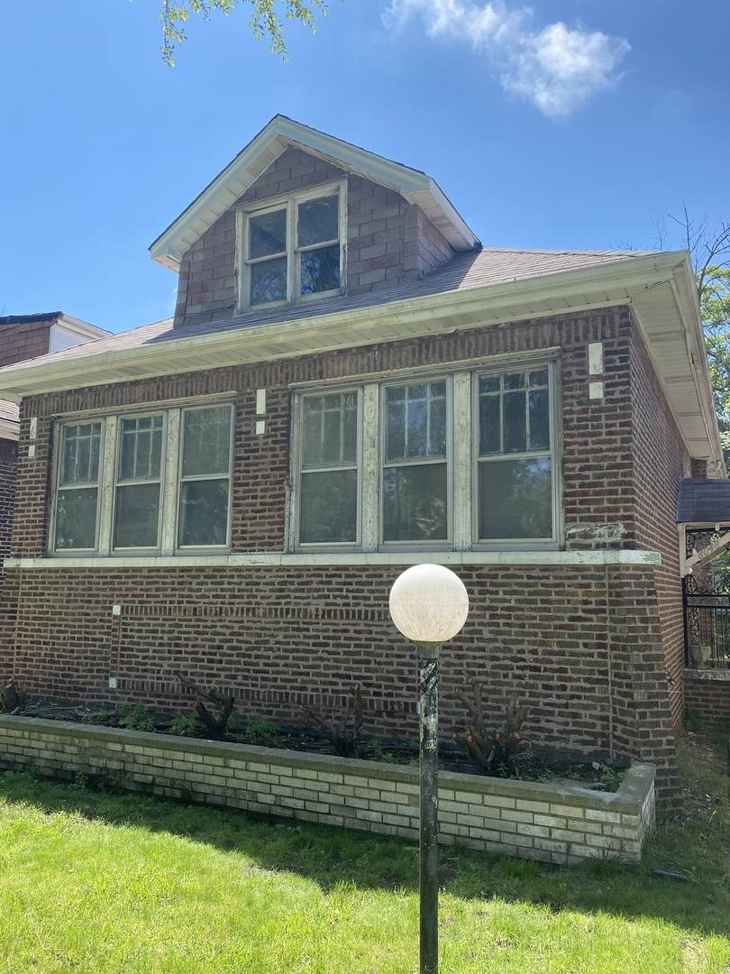 8048 Woodlawn Avenue - Photo 1