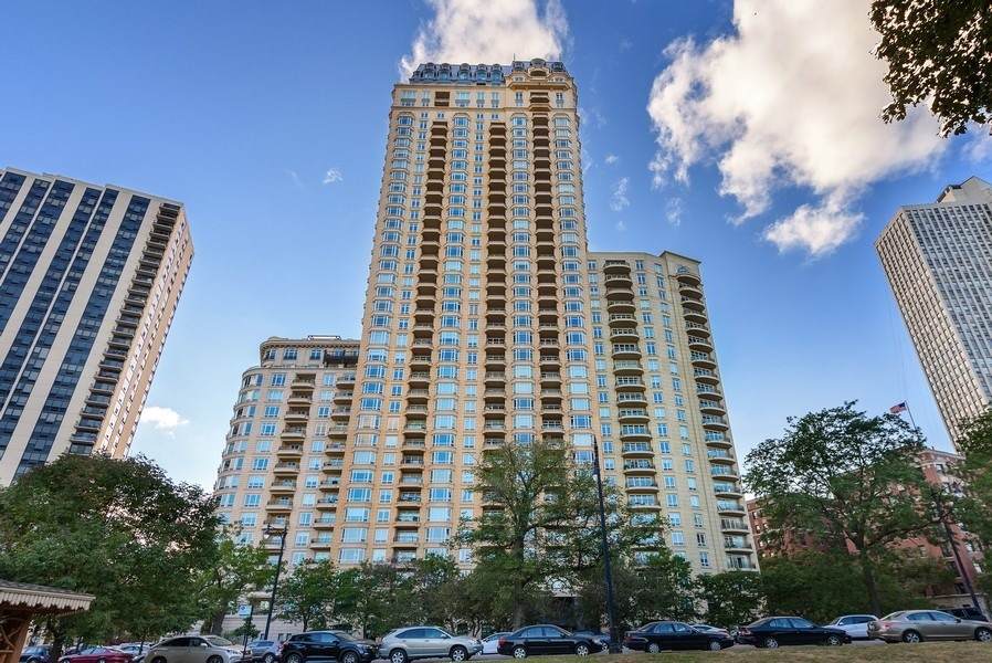 2550 Lakeview Avenue - Photo 1