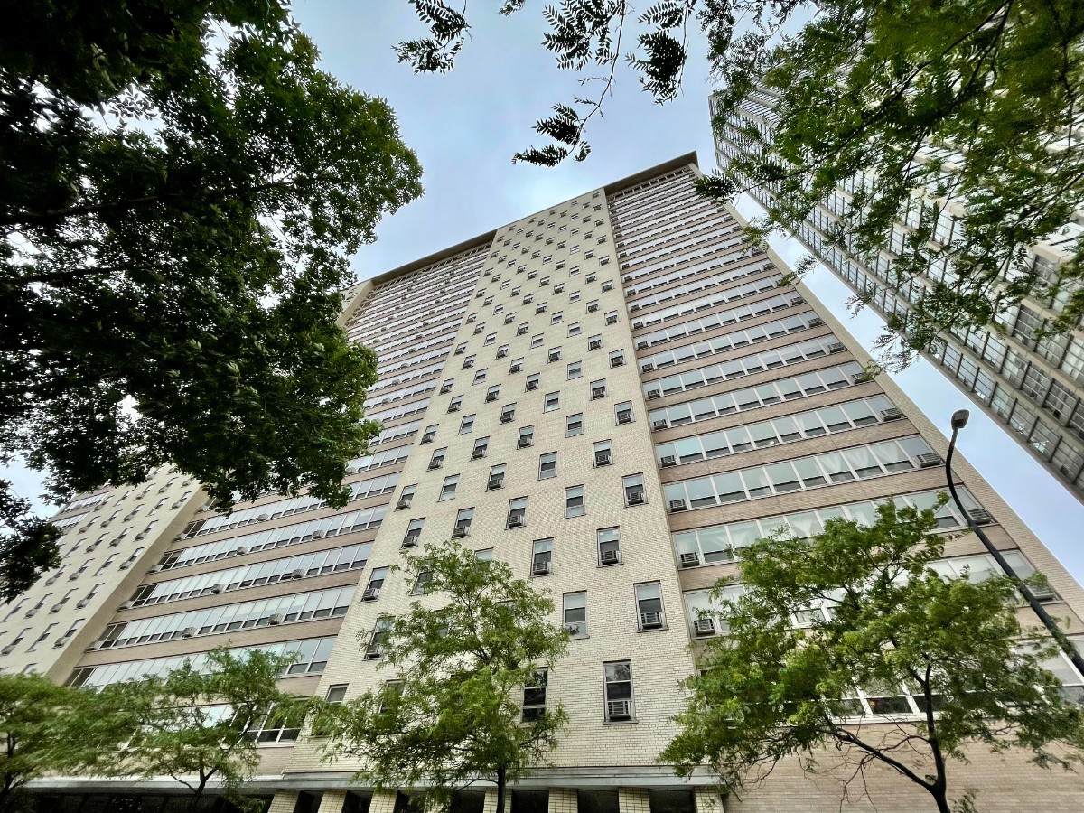 3950 Lake Shore Drive - Photo 1