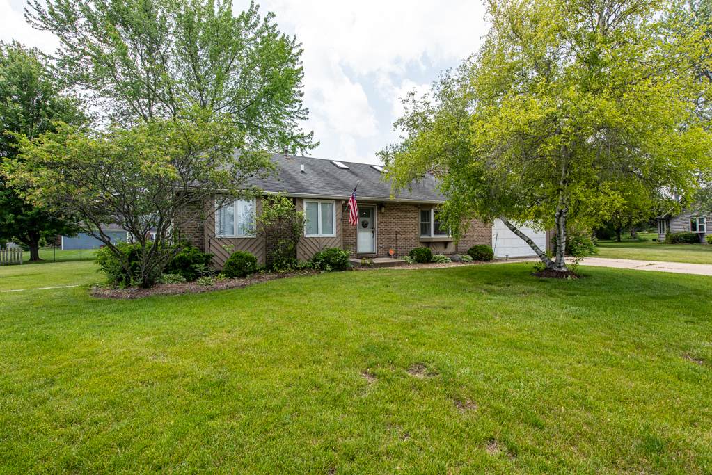 526 Judith Court - Photo 1