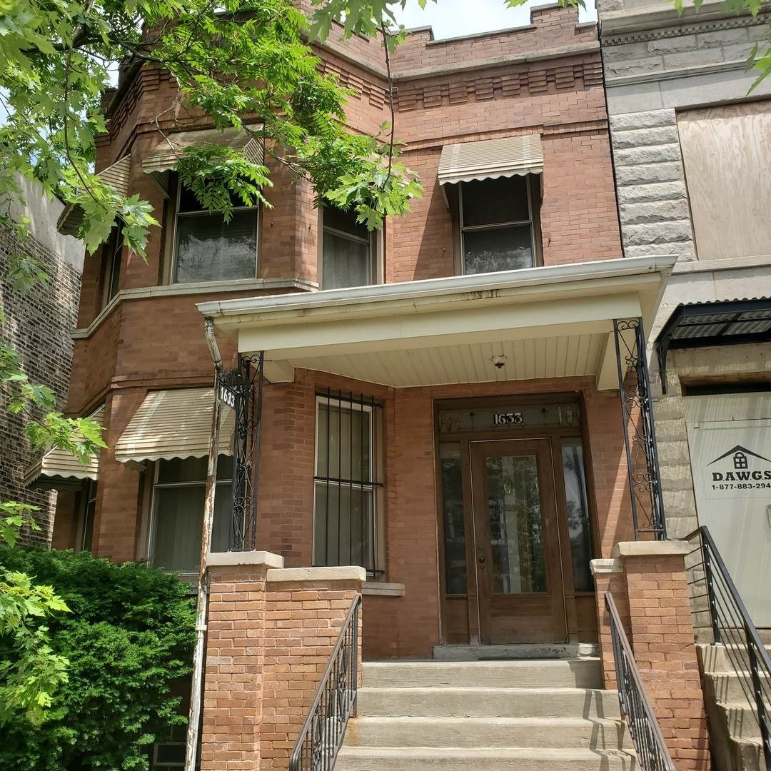 1633 Hamlin Avenue - Photo 1