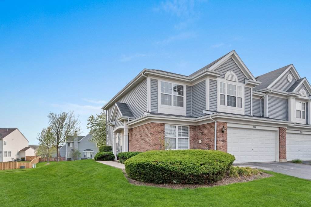 561 Yorkshire Lane - Photo 1
