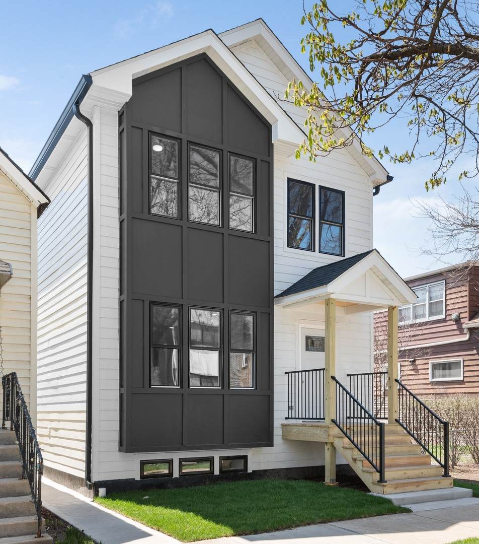 2537 Winona Street - Photo 1