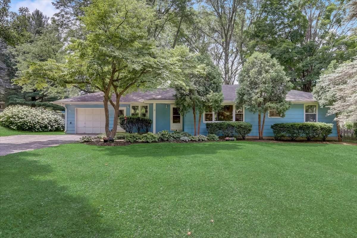 9 Hickory Lane - Photo 1
