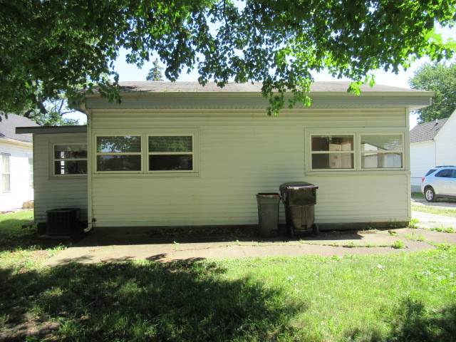 712 Grove Avenue - Photo 1