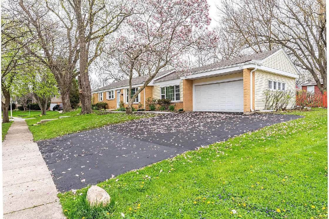 21326 Butterfield Parkway - Photo 1