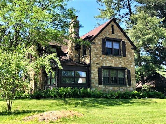 1011 Avenue F - Photo 1