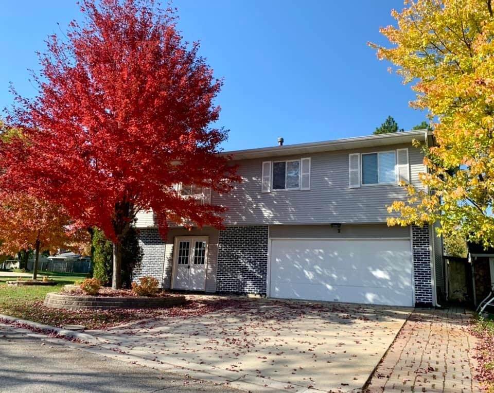 2 Village Court - Photo 1