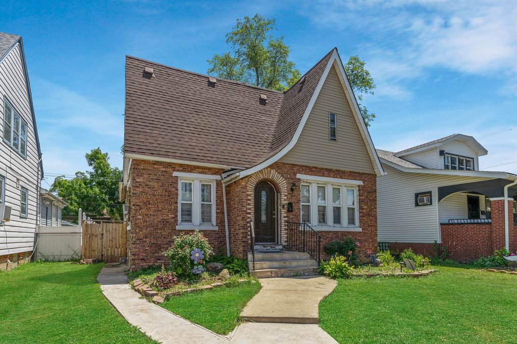 15433 Marshfield Avenue - Photo 1