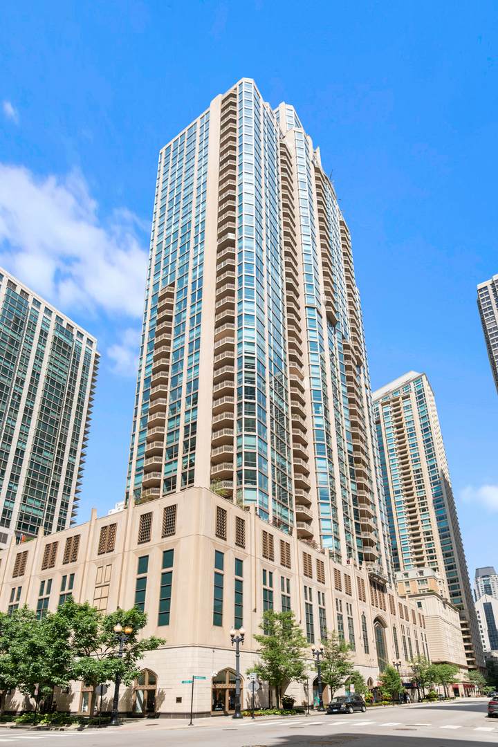 21 Huron Street - Photo 1