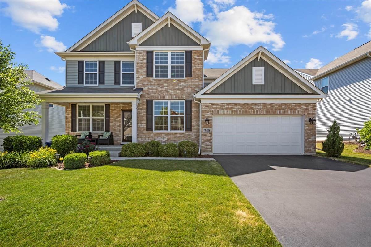 740 Glenwood Drive - Photo 1