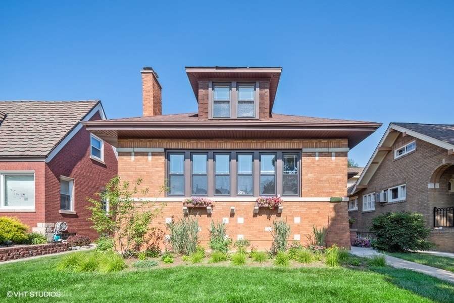 9813 Hoyne Avenue - Photo 1