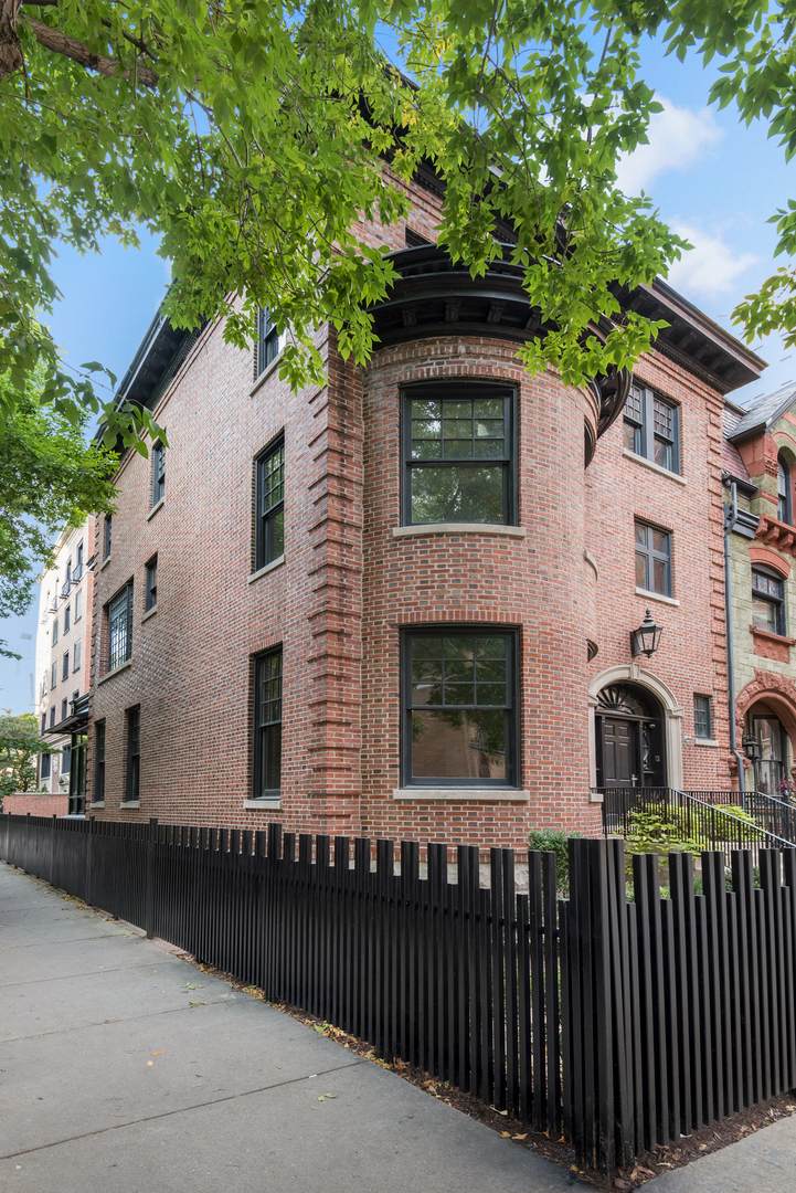 1401 Astor Street - Photo 1