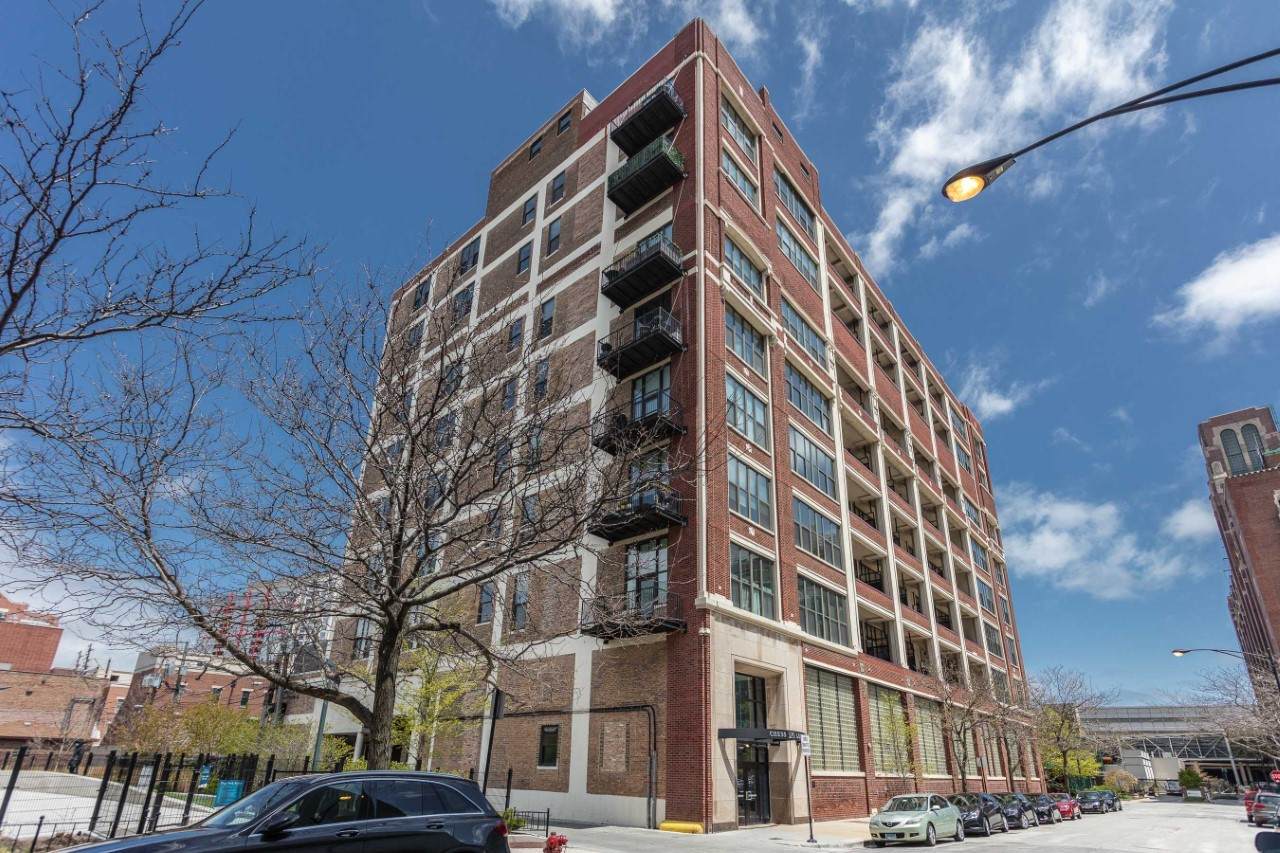 320 21ST Street - Photo 1