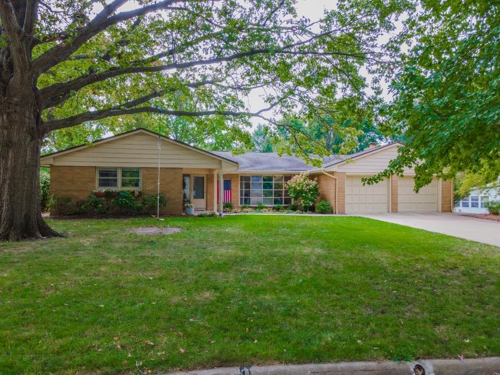 303 Augustine Way - Photo 1