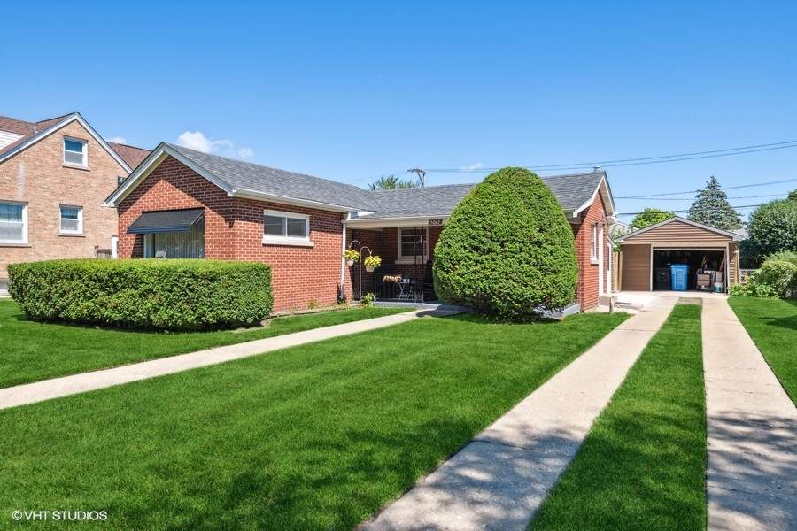 5017 Nagle Avenue - Photo 1