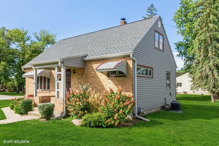 700 6th Street - Photo 1