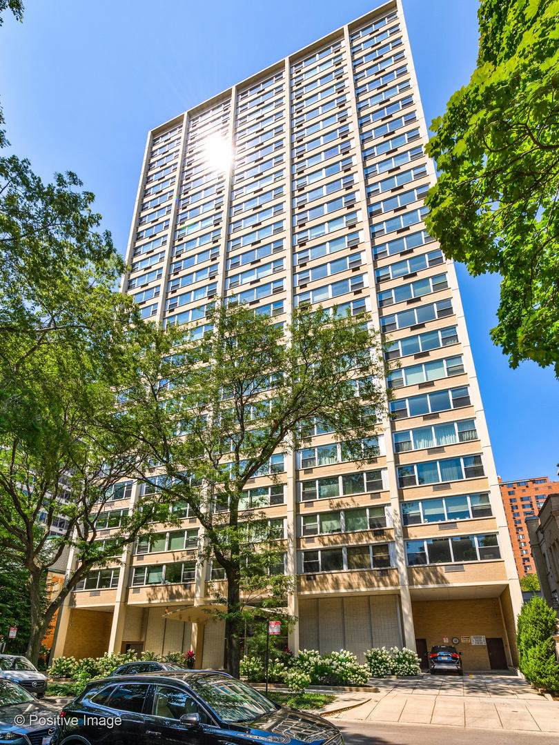 336 Wellington Avenue - Photo 1