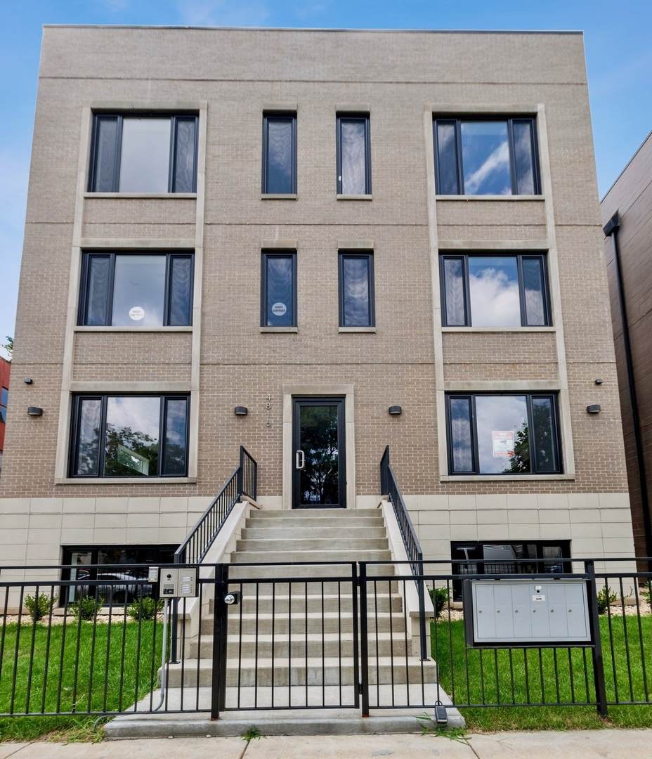 4816 St. Lawrence Avenue - Photo 1