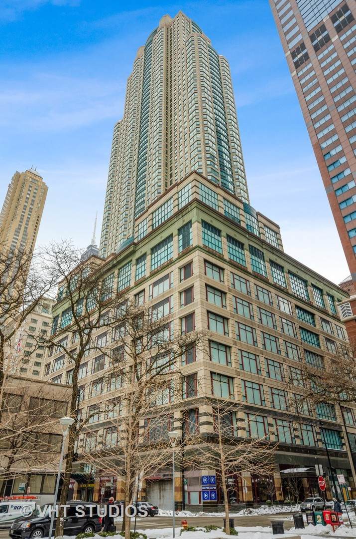 100 Huron Street - Photo 1