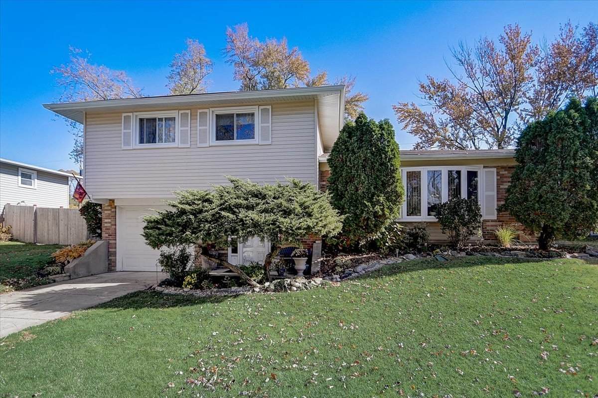 15019 Parkside Avenue - Photo 1
