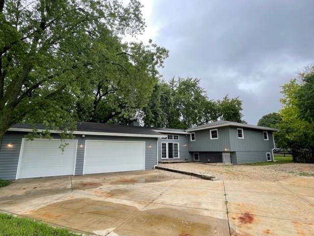 5S476 Sherman Avenue - Photo 1