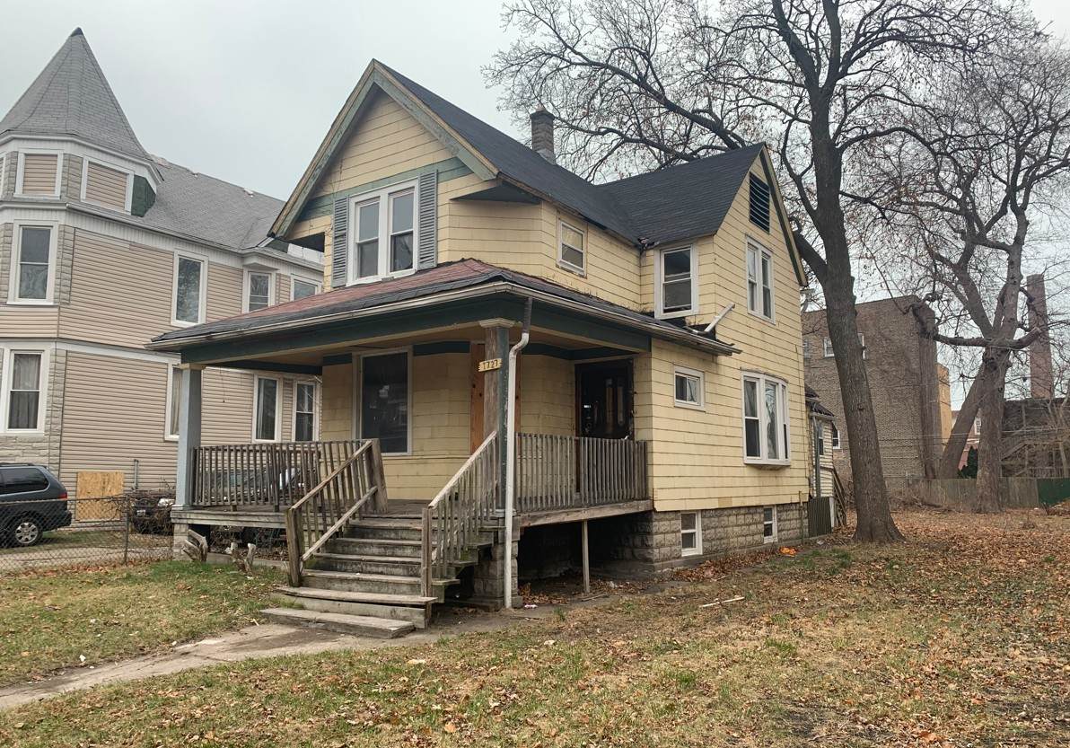 7727 Saginaw Avenue - Photo 1