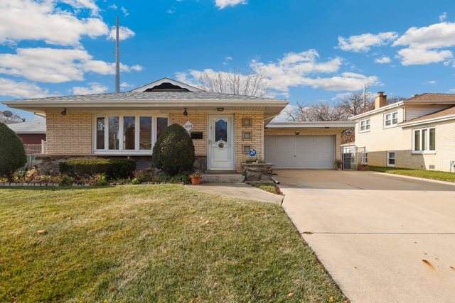 1630 Victoria Avenue - Photo 1
