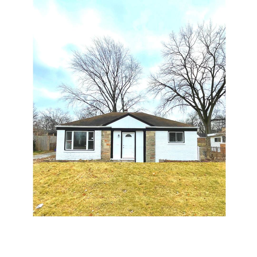 221 Indianwood Boulevard - Photo 1