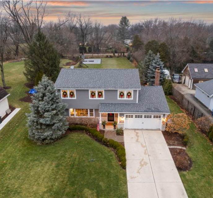 26W116 Tomahawk Drive - Photo 1