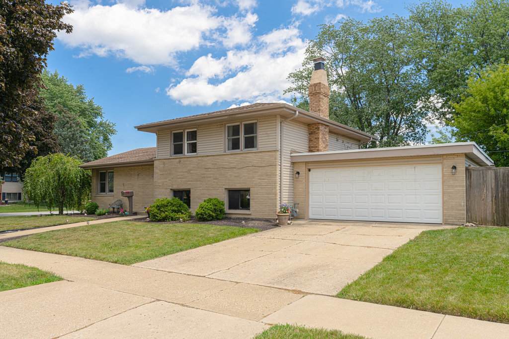 16829 Odell Avenue - Photo 1