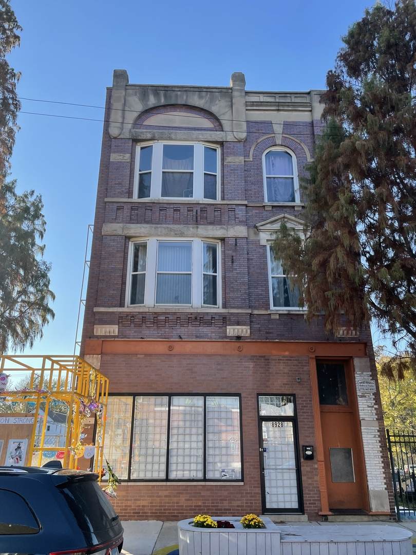 8928 Commercial Avenue - Photo 1