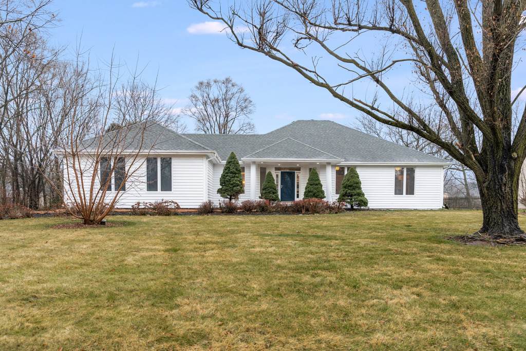 38W605 Sunvale Drive - Photo 1
