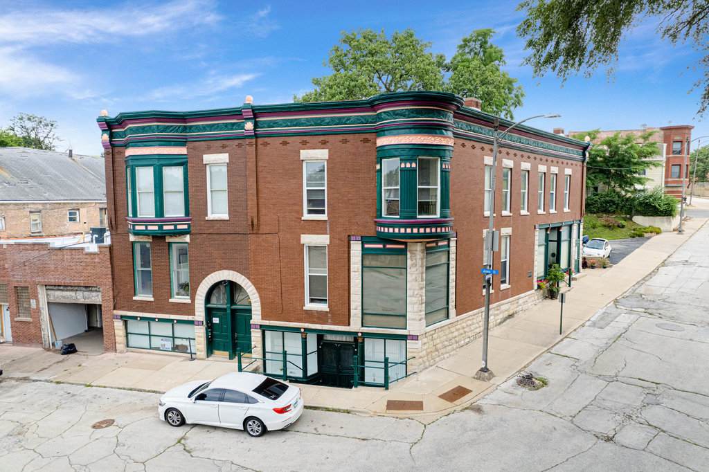 2412 James Street - Photo 1