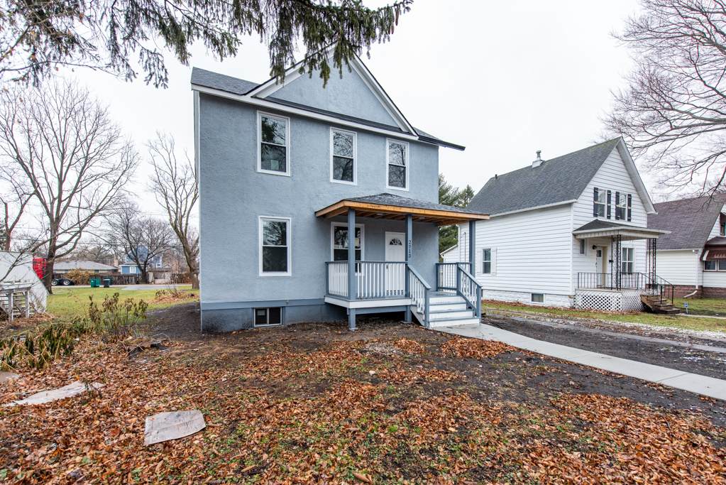 2913 Emmaus Avenue - Photo 1