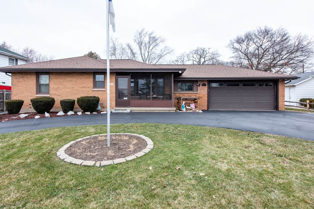 2112 Hawthorne Lane - Photo 1