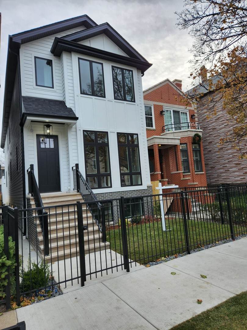 1323 Nelson Street - Photo 1