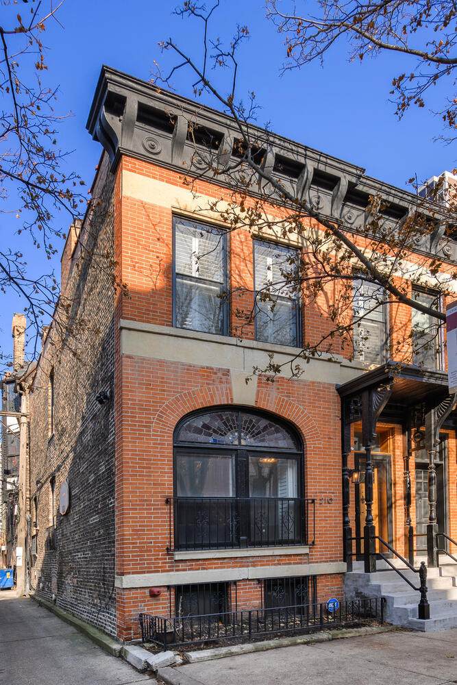 210 Saint Paul Avenue - Photo 1