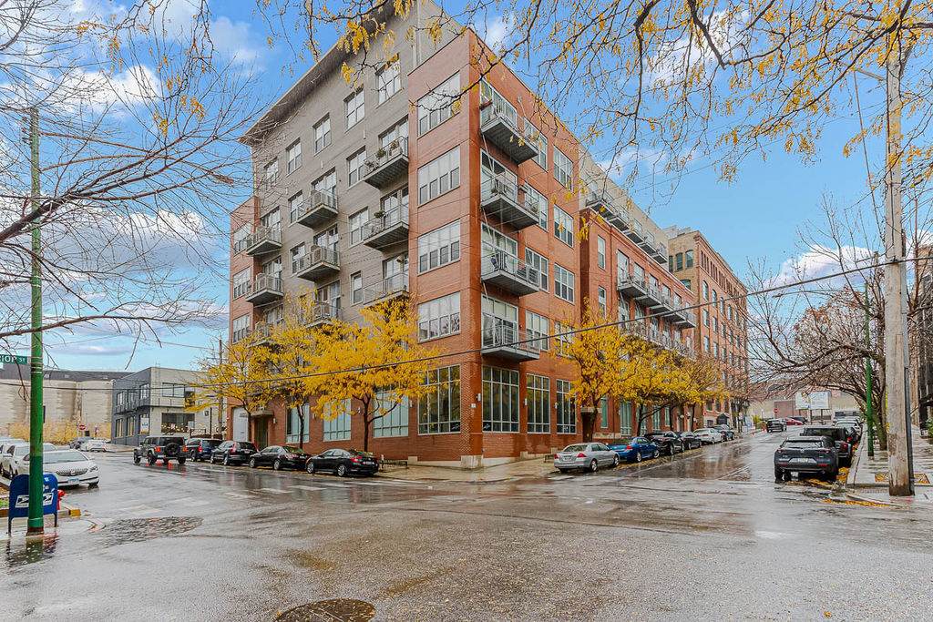 824 Superior Street - Photo 1