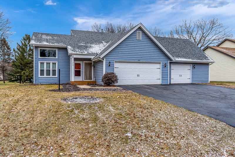 225 Echo Drive - Photo 1