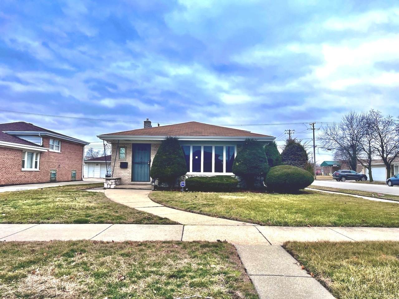 526 Saginaw Avenue - Photo 1