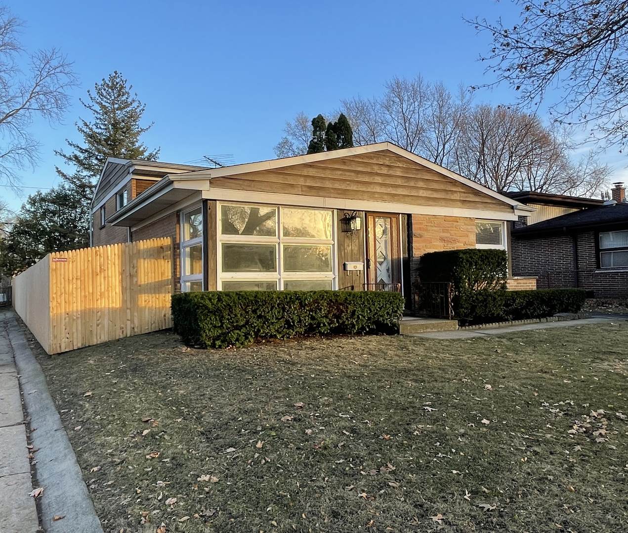 230 Kenloch Avenue - Photo 1