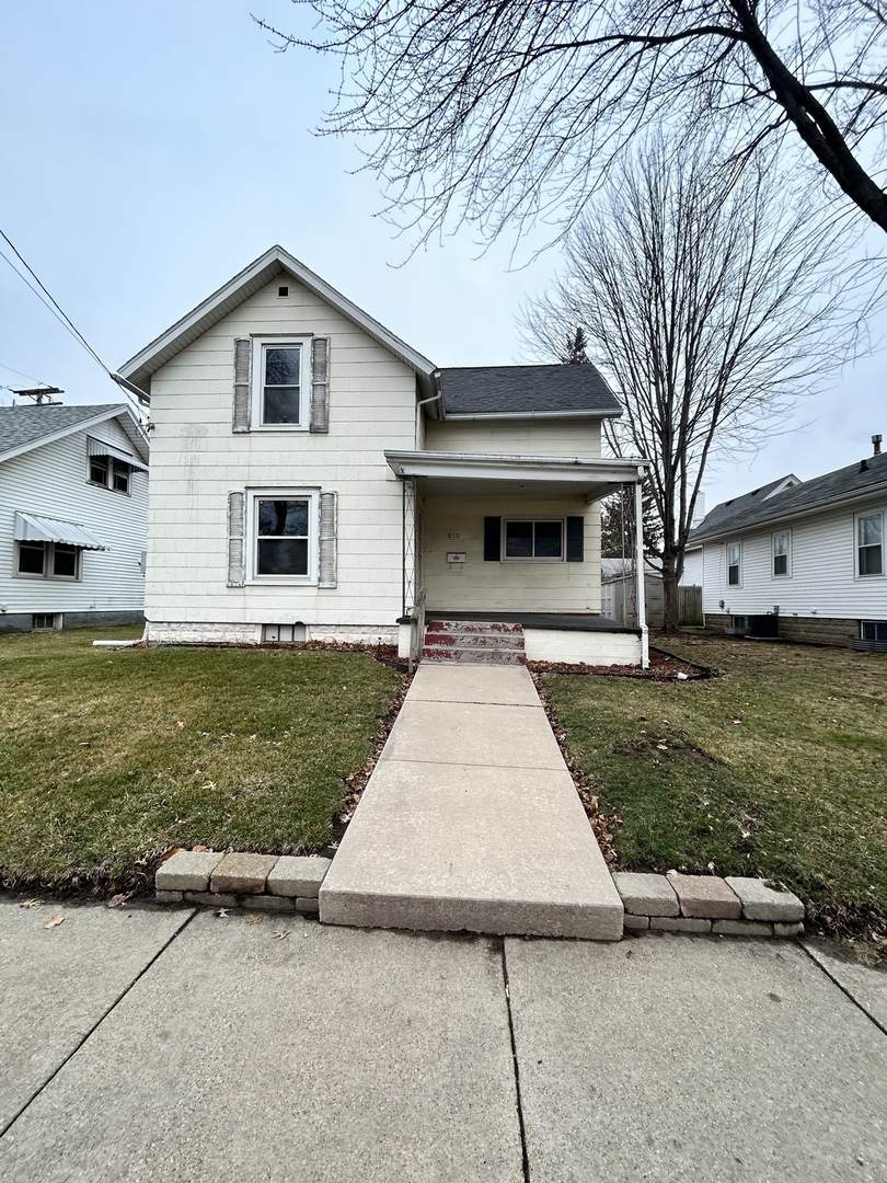 810 5th Street - Photo 1